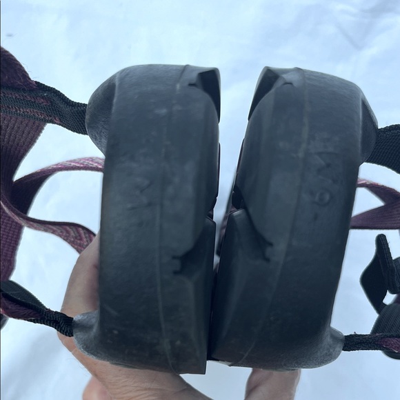 Women's Chacos pink strappy sandals sz 9 - Picture 11 of 13